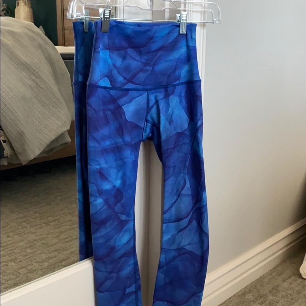 Lululemon wunder under crop. High rise